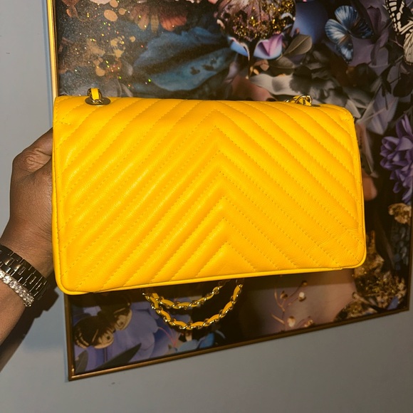 Yellow Quilted Chain Shoulder Bag - Picture 4 of 7